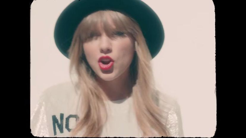 18 - Taylor Swift - 22