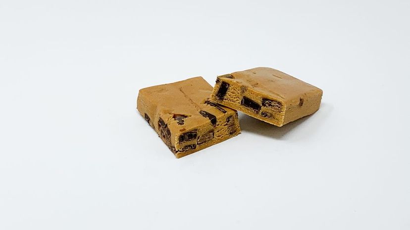 Protein Snacks -Quest Protein bar Chocolatechip cookie dough cut