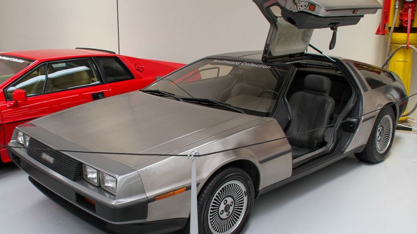 19-DeLorean DMC