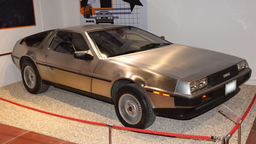 14 - DeLorean 1981