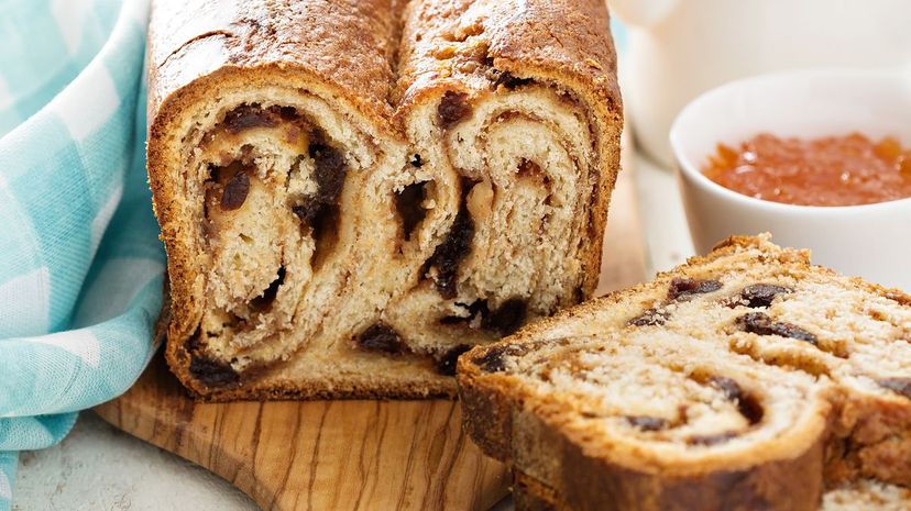 Cinnamon raisin bread