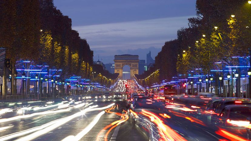 Champs-ElysÃ©es,_Paris