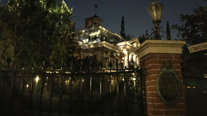 Haunted Mansion Disneyland