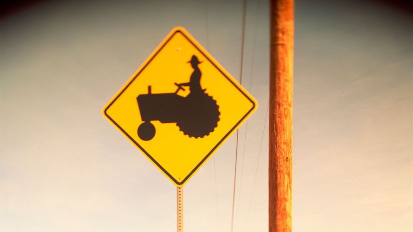 Farm-machinery-crossing-sign