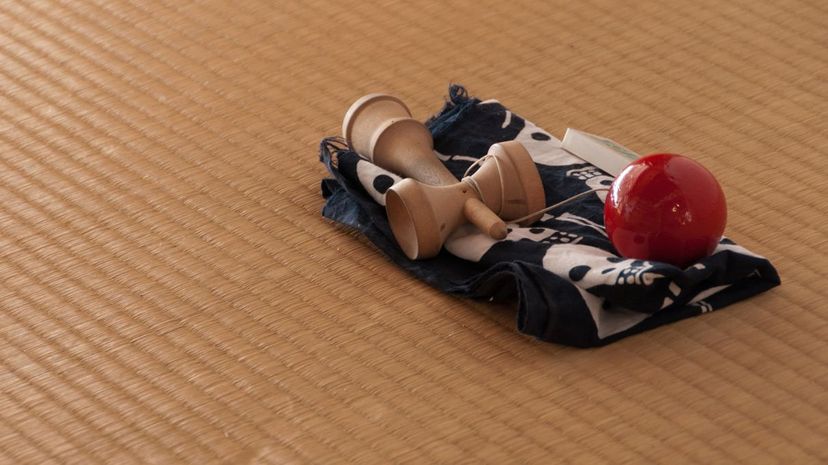 26 kendama”border=