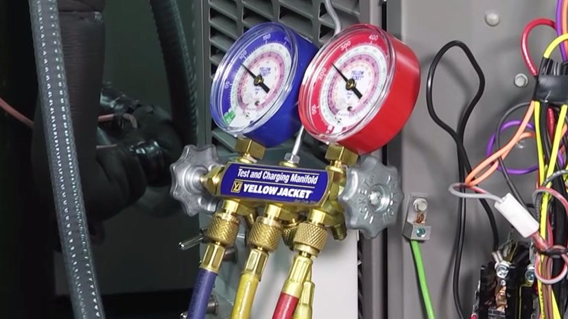 Manifold gauges