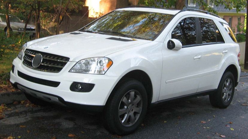 38 - Mercedes ML350 police