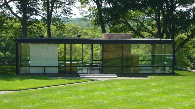 Q 06 Glass house