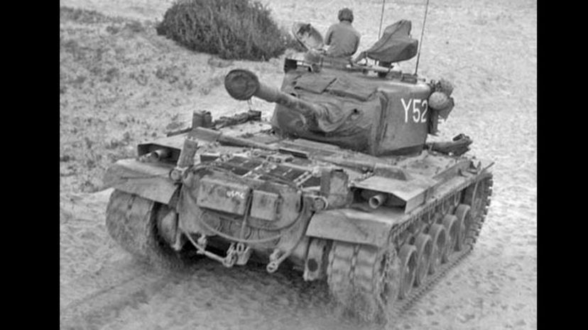 File:Front view of a Ariete tank.jpg - Wikipedia