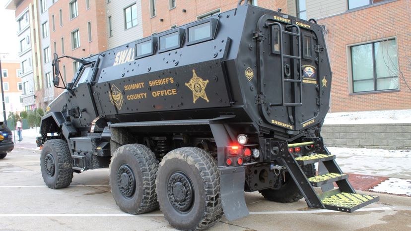 9 Summit_County_Ohio_Sheriffs_Office_SWAT_vehicle