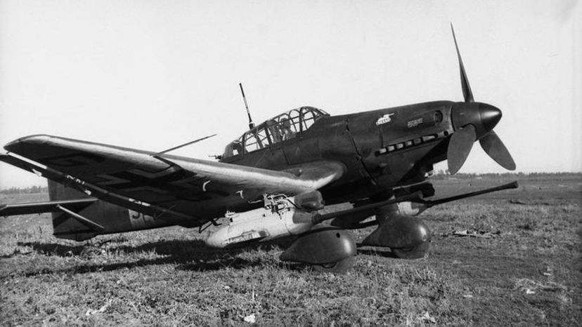 10 Junkers Ju 87 Stuka Bundesarchiv_Bild