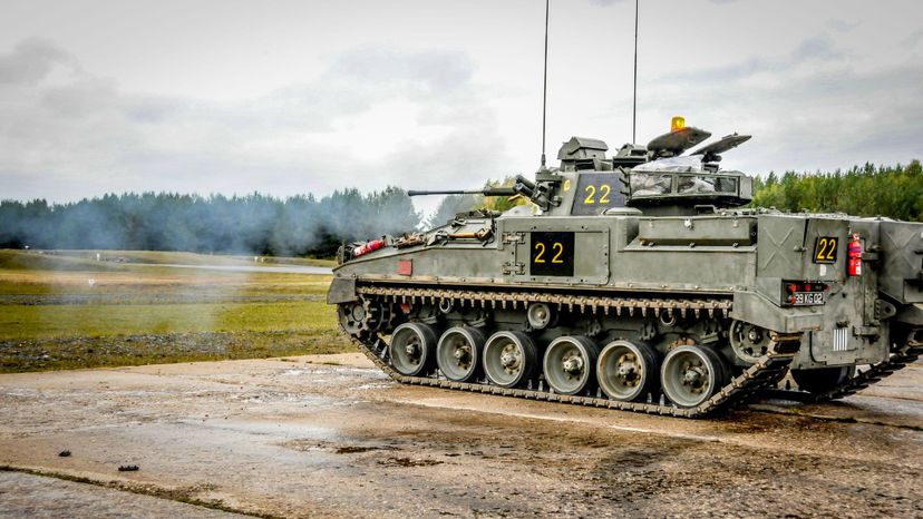 FV510 Warrior Tracked Armored Vehicle MCV-80