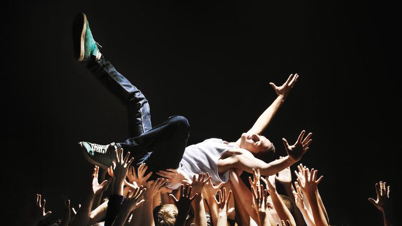 Crowdsurfing