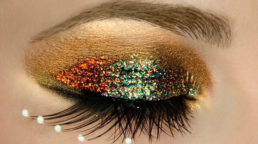Eye with glitter makeup