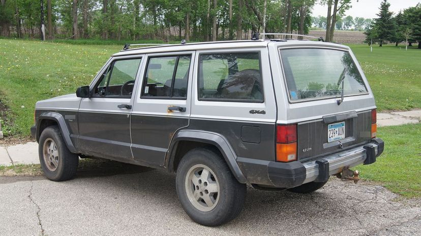 31 1987_Jeep_Cherokee