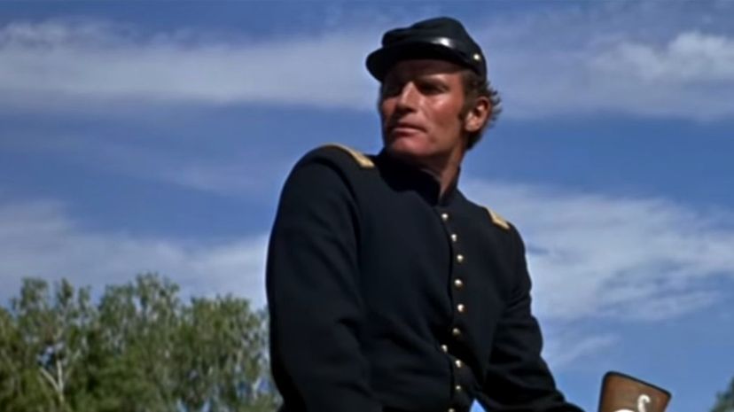 35 charlton heston Major Dundee