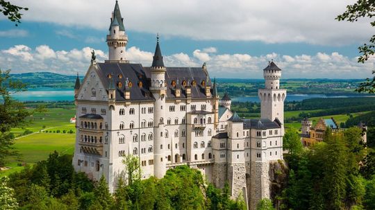99% of people can't name these famous castles from images! Can you?