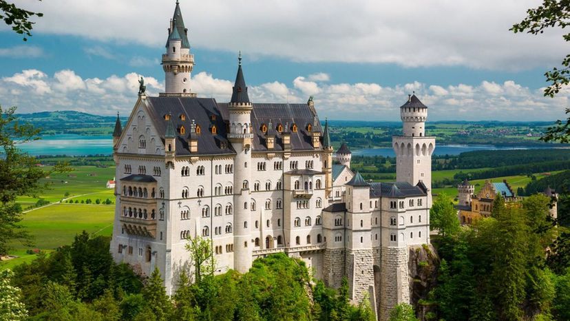 99% of people can't name these famous castles from images! Can you?