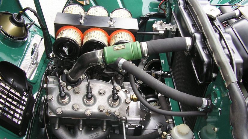 2-Stroke vs 4-Stroke Engines: What's the Difference?