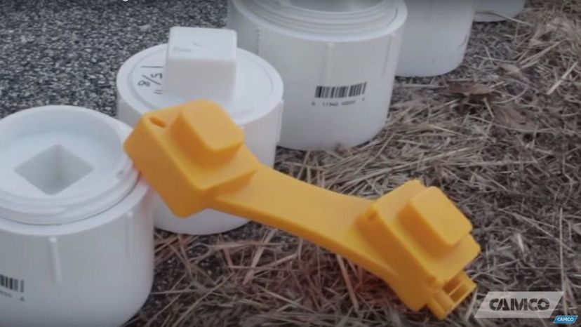 Cleanout plug wrench