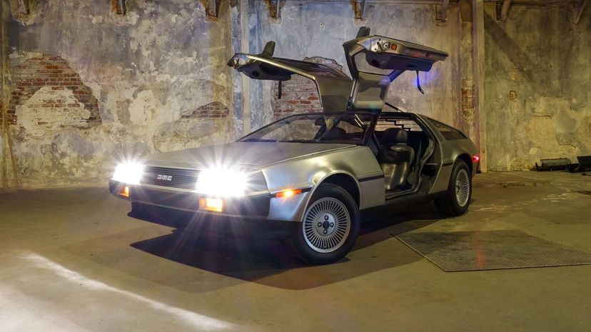 1-Delorean”border=