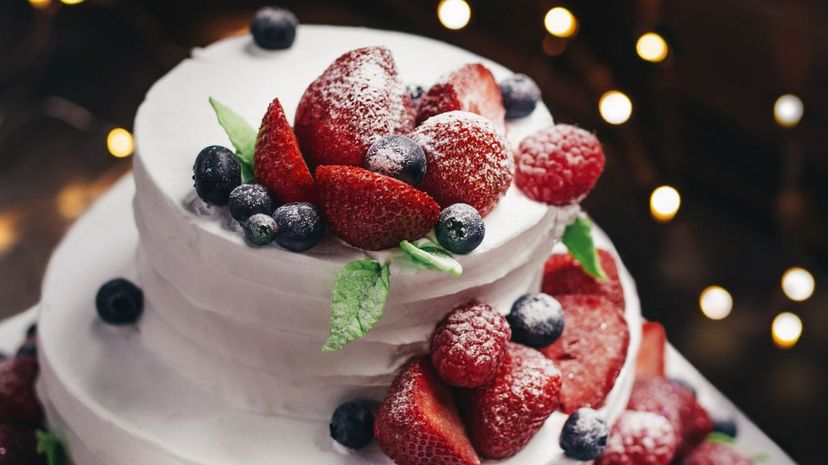 Q 02 Strawberry blueberry cake