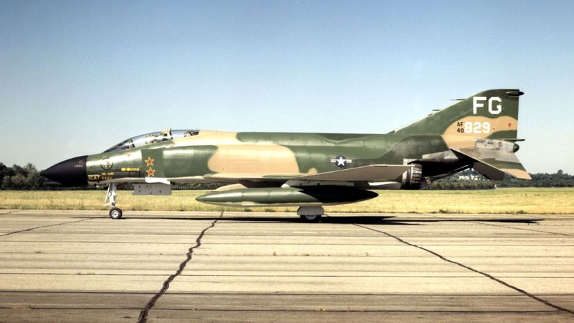 McDonnell Douglas  F-4 (Phantom)