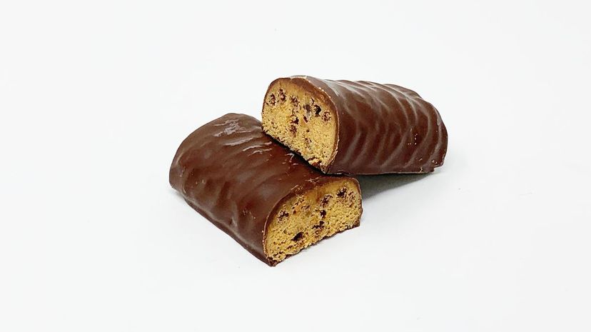 Protein Snacks - Luna Protein Chocolate chip cookie dough cut