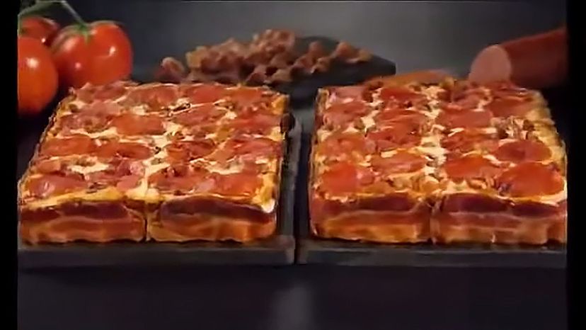 Little CaesarsÃ‚Â®/Bacon Wrapped Crust DEEP!DEEP! Dish