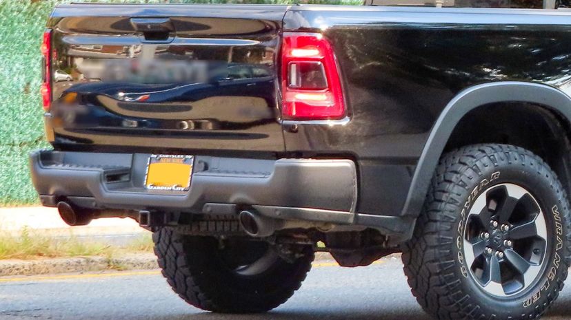 21-Ram 1500”border=