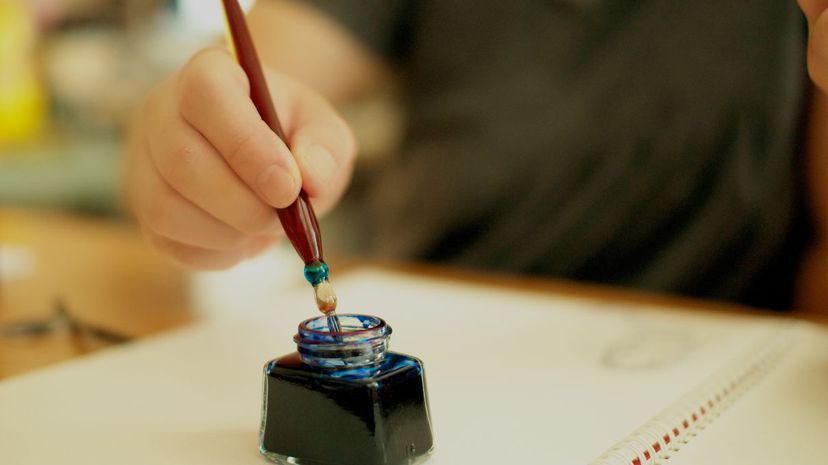 Dip pen and inkwell