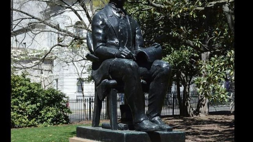 Edgar Allan Poe statue