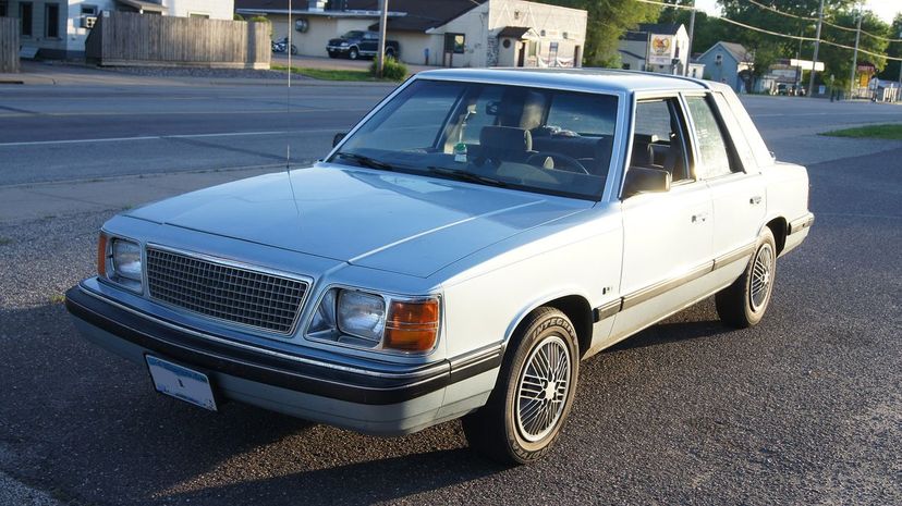 37-88_Plymouth_Reliant_Executive_Classic_(14527902871)