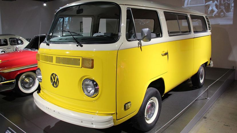 Volkswagen T2 Minibus
