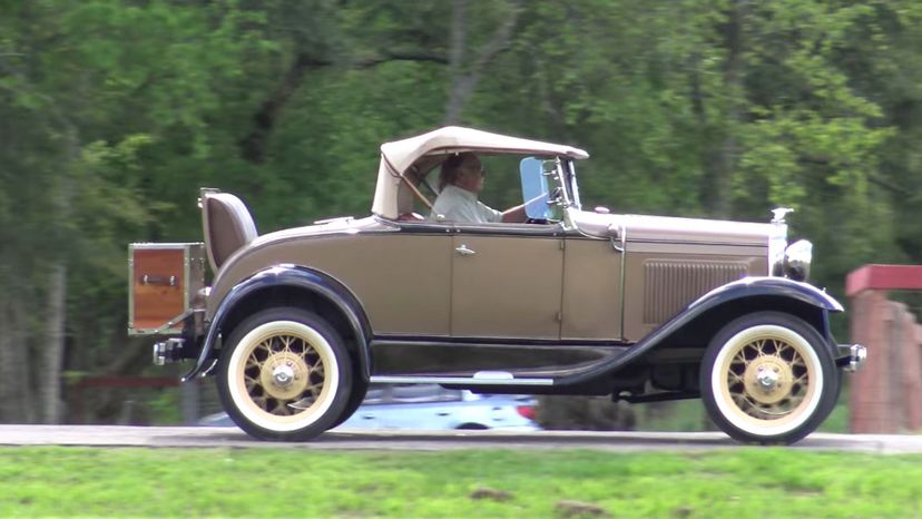 Ford Deluxe Roadster - 1930s