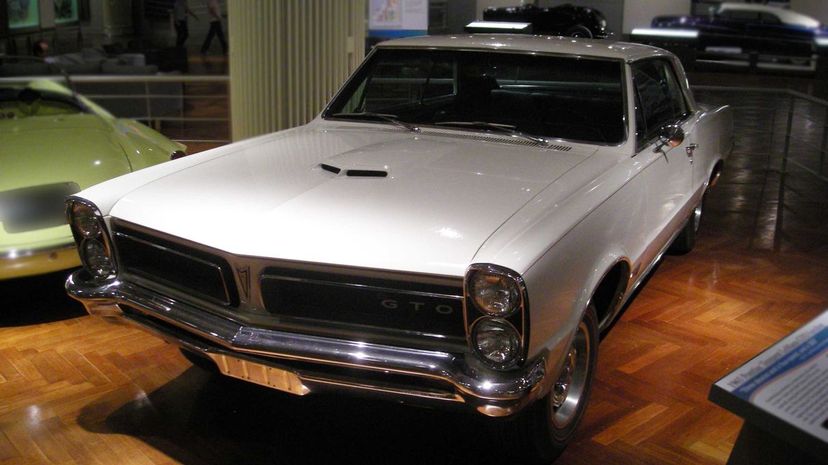 29 - 1960  Pontiac Tempest