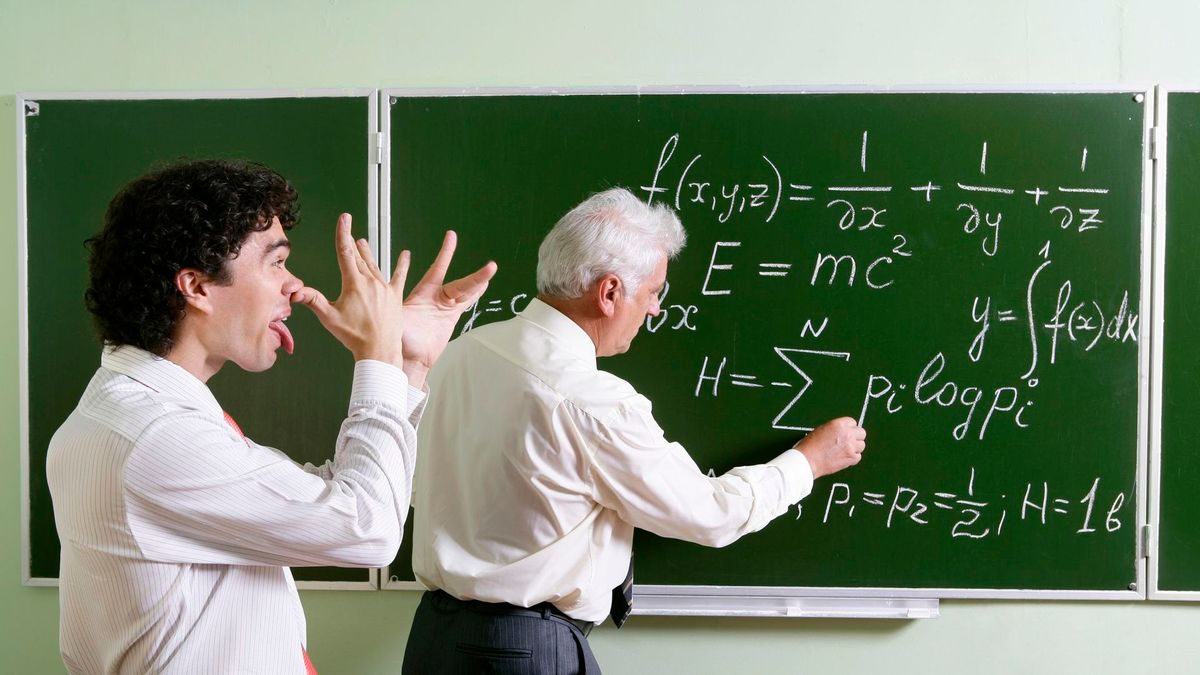 профессор анимация. He is a professor. He is a professor. учитель мужчина в школе. чарльз м.