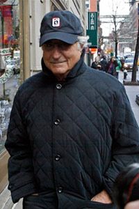 伯尼·马多夫（Bernie Madoff）在事情开始瓦解之前成功地实施了一个庞氏骗局，并于2008年失败。