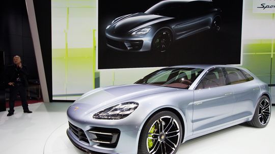 How the Porsche Panamera Hybrid Works