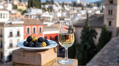 What's the Difference Between Port and Sherry? - Vimarsana News