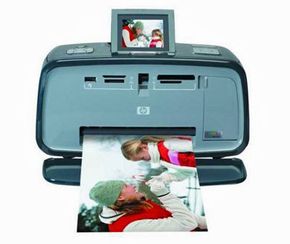 This HP A618 Photosmart Compact Photo Printer uses Bluetooth technology to link with other devices, including digital cameras.