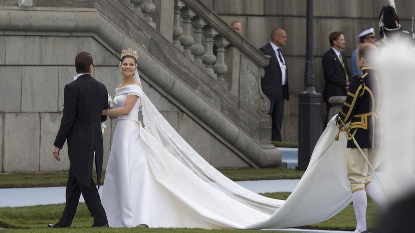 Longest train on wedding clearance dress