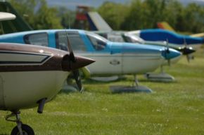 私人飞行员执照”width=