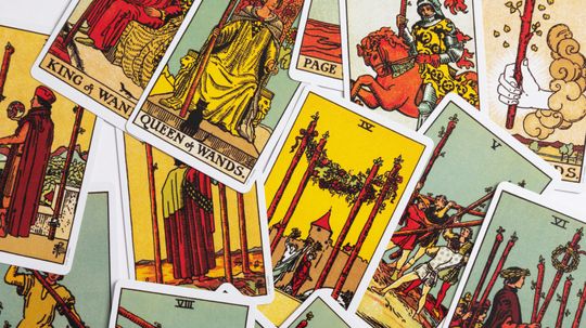 Queen of Wands: Exploring Courage and Confidence in Tarot