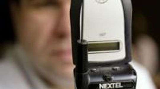 How does the walkie-talkie feature on a Nextel phone work?