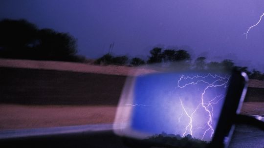 Do rubber tires insulate your car from lightning?