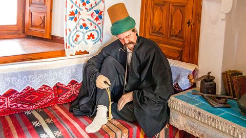 What Rumi, the World's Most Popular Poet, Wants to Teach Us, 800 Years Later - Vimarsana News