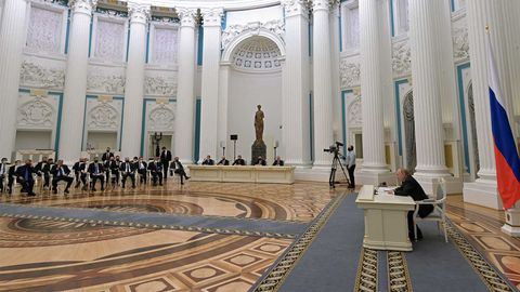 Who Are the Sanctioned Russian Oligarchs? - Vimarsana News