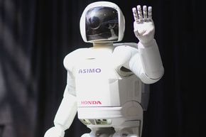 也许是因为它的机器人外观不会引发人类的恐怖探测器，本田的ASIMO已经成为机器人大使。这款友好的机器人甚至在迪士尼乐园定期演出。＂border=