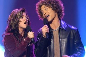 Justin Guarini and Kelly Clarkson from American Idol